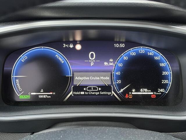 Toyota COROLLA Touring Sports Hybrid 140 Dynamic **STOELVERWARMING/ PARKEERSENSOREN/ KEYLESS/ ADAPTIEF CRUISE CONTROL/ GARANTIE**