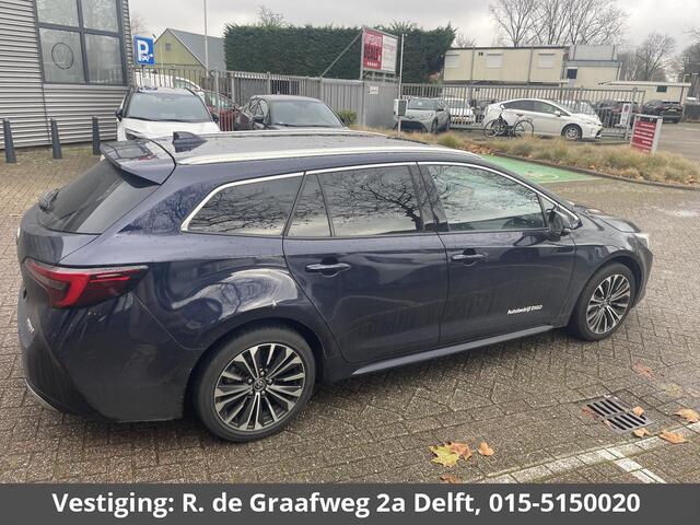 Toyota COROLLA Touring Sports 1.8 Hybrid First Edition | DEMO | Parkeersensoren | Elektrische kofferbak | Navigatie |