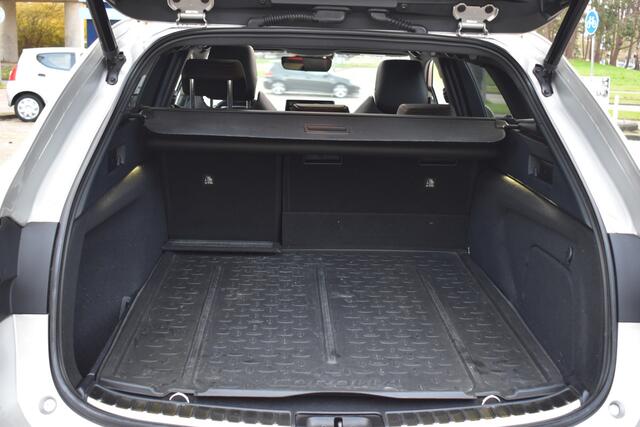 Toyota COROLLA Touring Sports 2.0 Hybrid Executive Schuifdak | JBL | Trekhaak | Navigatie | 12 mnd BOVAG garantie | Whatsapp 06-53188999