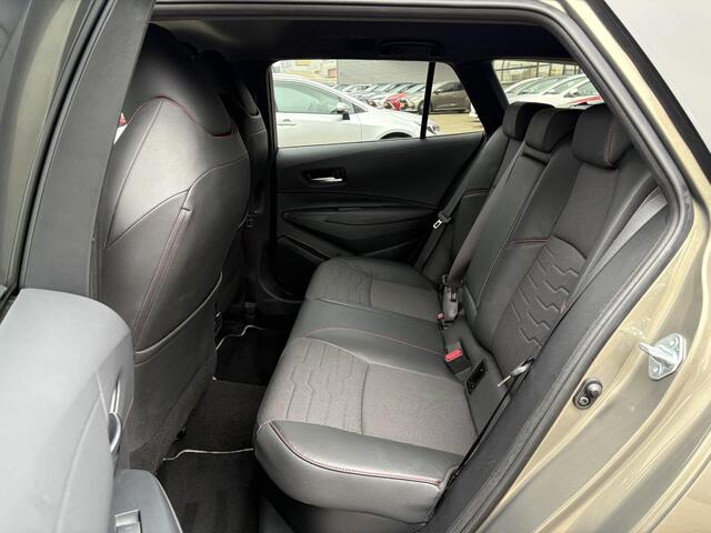 Toyota COROLLA Touring Sport 2.0 Hybrid Executive **TREKHAAK/ NAVIGATIE/ DODEHOEK DETECTIE/ STOELVERWARMING/ 36 MAANDEN GARANTIE**