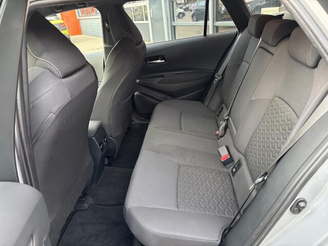 Toyota COROLLA Touring Sports 2.0 Hybrid Dynamic / Allseason Banden / Trekhaak / Stoel, Stuur & Voorruitverwarming / Applecarplay/AndroidAuto /