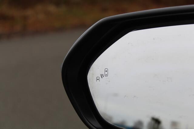 Toyota COROLLA Touring Sports 1.8 Hybrid Executive | Rijklaar | Blind Spot | Head Up | JBL | Park.sens. v+a | El.achterklep | Apple/Android | Keyless | LED