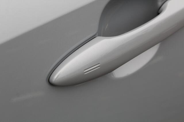 Toyota COROLLA Touring Sports 1.8 Hybrid Executive | Rijklaar | Blind Spot | Head Up | JBL | Park.sens. v+a | El.achterklep | Apple/Android | Keyless | LED