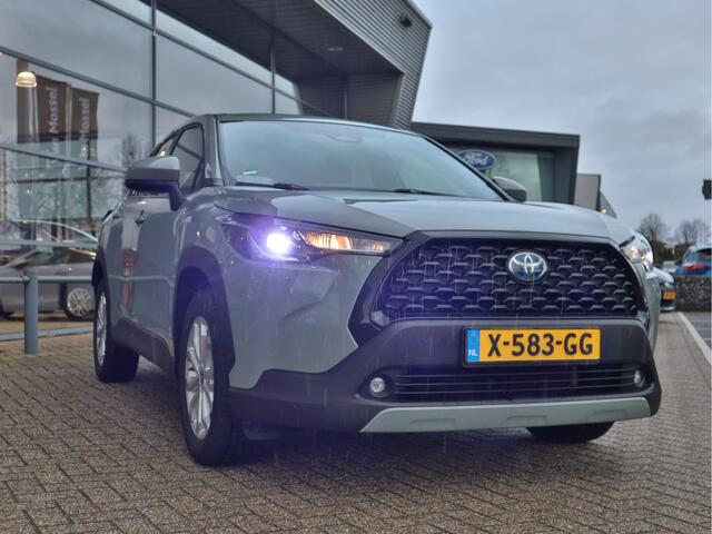 Toyota COROLLA Cross 2.0 Hybrid Active | Navigatie | Stoelverwarming | Stuurverwarming | Apple Carplay/Android Auto | Adaptieve cruise control |