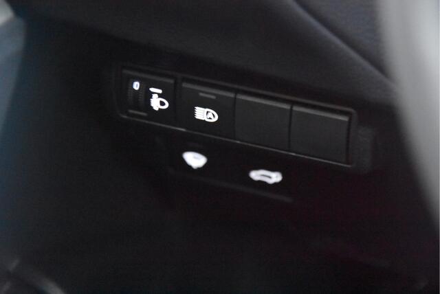 Toyota COROLLA Cross Hybrid 140 Style