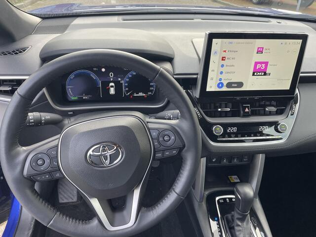 Toyota COROLLA Cross Hybrid 140 Style | Stuur-/ & Stoelverwarming | Parkeersensoren | Dodehoek detectie | Elektrische kofferbak