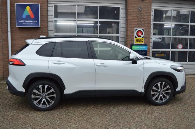 Toyota COROLLA 2.0 HP Hybrid Lau.Ed, Trekhaak, Panorama dak, Camera,