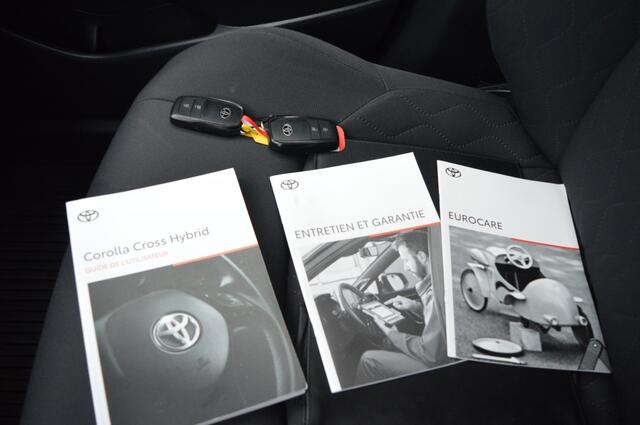 Toyota COROLLA 2.0 HP Hybrid Lau.Ed, Trekhaak, Panorama dak, Camera,