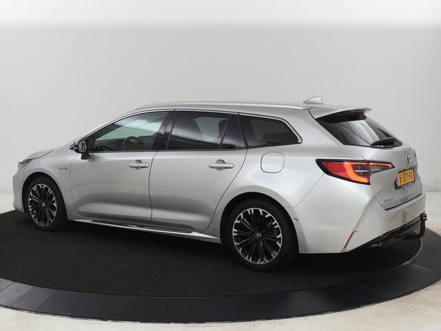 Toyota COROLLA 1.8 Hybrid GR-Sport | Trekhaak | Stoelverwarming | Carplay | Camera | Sportstoelen | Park Assist | Half leder | Adaptive cruise | Climate control | Full LED | Keyless