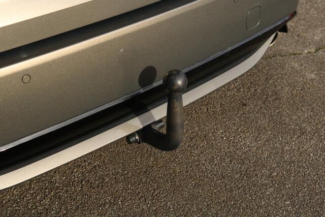 Toyota COROLLA Touring Sports 2.0 Hybrid Premium | Schuif -/ kanteldak | trekhaak | Zeer compleet |