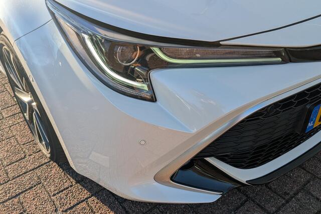 Toyota COROLLA 1.8 Hybrid Executive |Trekhaak afn| Bi-tone| Led verlichting|PDC V+A|BSN|Half leer