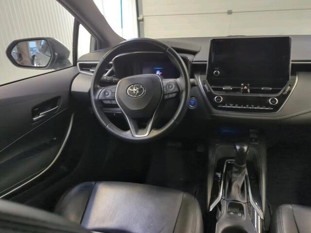 Toyota COROLLA Touring Sports 1.8 Hybrid Business Plus Volledig Leder Airco ECC Navi Carplay PDC VA + Camera Adaptive Cruise Control Full LED 17" Velgen NL Auto 1e Eig. Dealer onderhouden