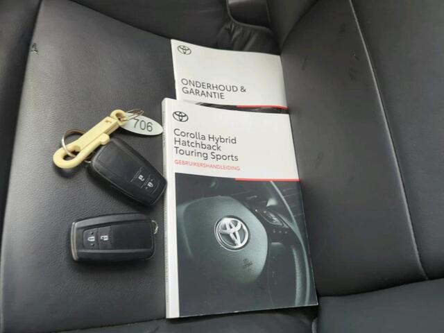 Toyota COROLLA Touring Sports 1.8 Hybrid Business Plus Volledig Leder Airco ECC Navi Carplay PDC VA + Camera Adaptive Cruise Control Full LED 17" Velgen NL Auto 1e Eig. Dealer onderhouden
