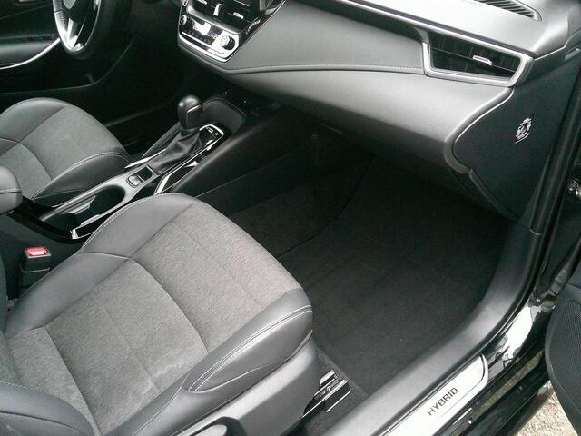 Toyota COROLLA Touring Sports 1.8 Hybrid Business Plus