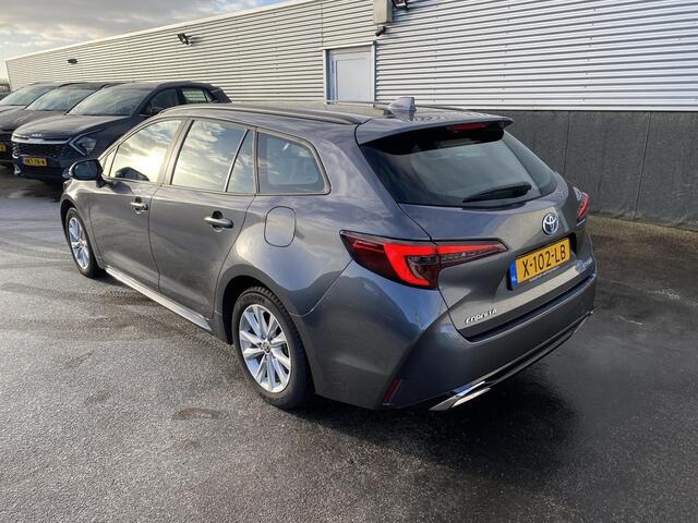 Toyota COROLLA Touring Sports Hybrid 140 Active NL-auto, boekjes compleet, navigatie, Apple CarPlay/Android Auto, achteruitrij camera, cruise control, keyless start