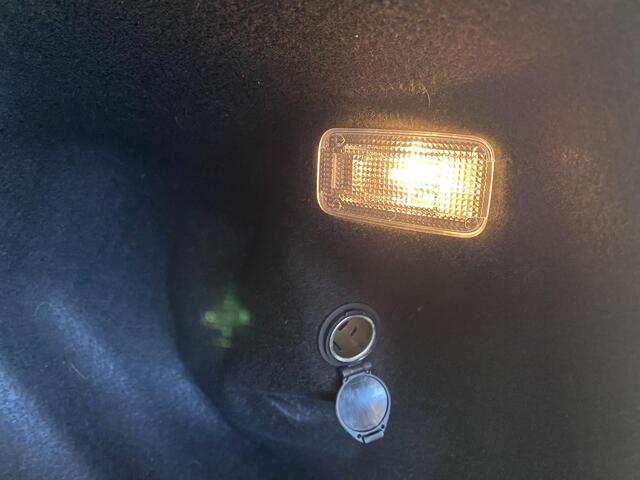 Toyota COROLLA Touring Sports Hybrid 140 Active NL-auto, boekjes compleet, navigatie, Apple CarPlay/Android Auto, achteruitrij camera, cruise control, keyless start