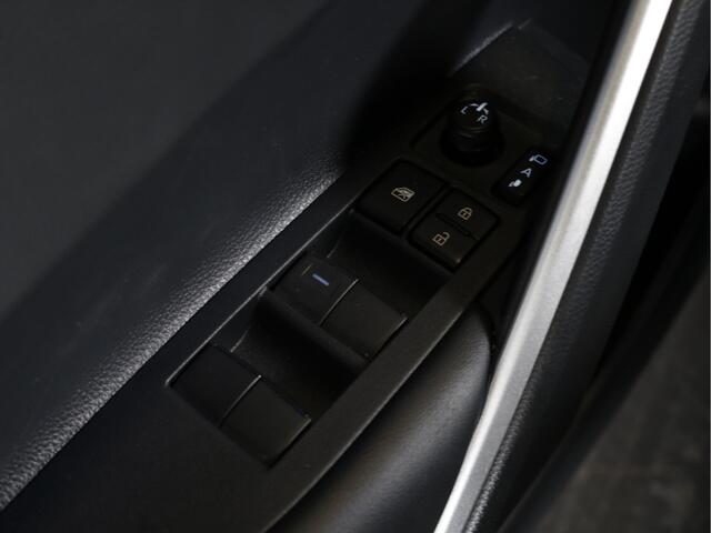 Toyota COROLLA Cross Hybrid 140 Style | BSM| Apple Carplay | Elektrische achterklep |