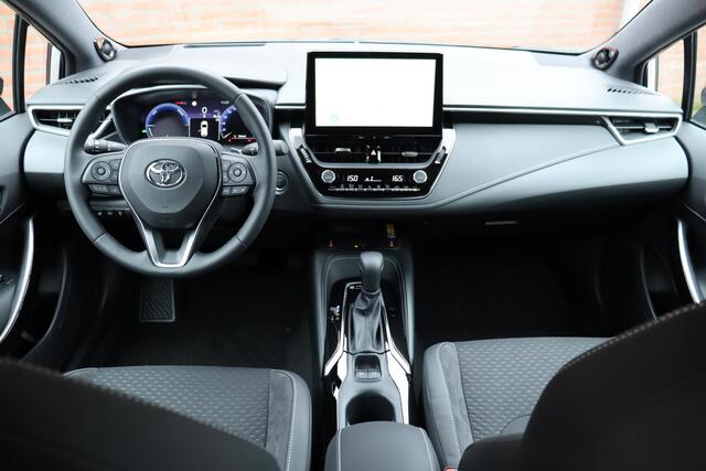 Toyota COROLLA Hybrid 180 Executive | Stoel & Stuurverwarming | Parkeersensoren voor en achter | Head Up Display | Cruise & Climate Control | Nieuw en direct leverbaar!