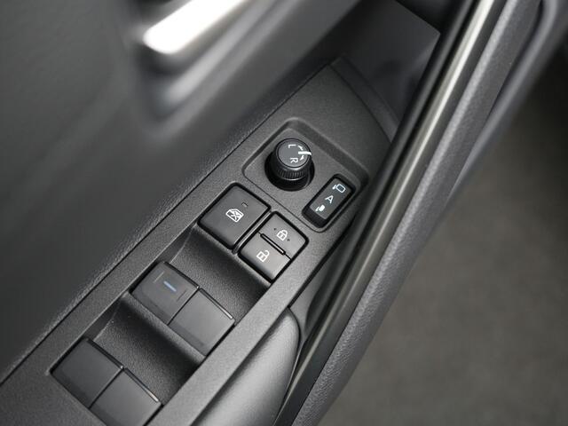 Toyota COROLLA Cross Hybrid 140 Dynamic NU met ¤ 1500 inruil voordeel!!