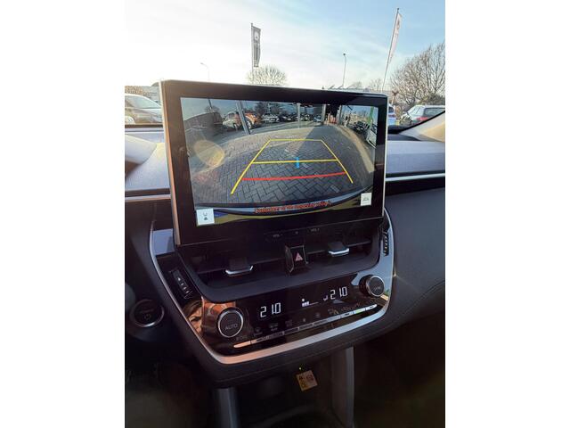 Toyota COROLLA Cross 2.0 High Power Hybrid First Edition NAVIGATIE | STOELVERWARMING | PARKEERSENSOREN | AIRCO/ECC | CRUISE CONTROL | LED VERLICHTING | ACHTERUIT RIJ CAMERA |