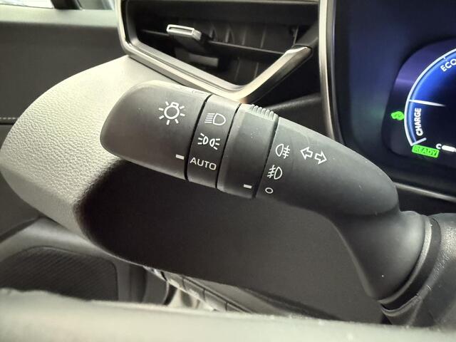 Toyota COROLLA Touring Sports Hybrid 140 Active met 4 nieuwe all season