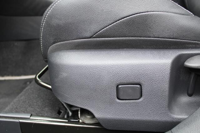 Toyota COROLLA 1.8 Hybrid First Edition | Rijklaar | Apple/Android | Keyless | LED | Sensoren v+a | Adap.cruise | Navi | Dealer onderhouden | NL-auto