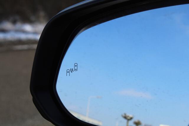 Toyota COROLLA Cross 1.8 Hybrid 140 Style Plus | Rijklaar | Stoel-/stuurverw. | Blind Spot | All-season | El.achterklep | Keyless | Adap.cruise | LED | Parkeersens. v+a | Apple/Android | Navi