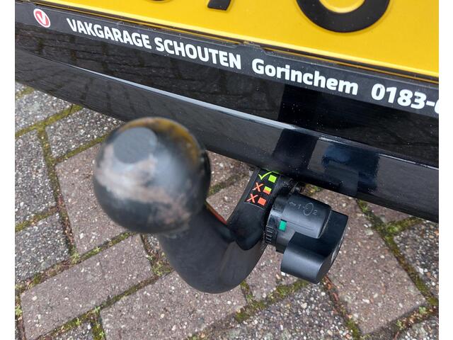 Toyota COROLLA 1.8 Hybrid Business Plus | Trekhaak