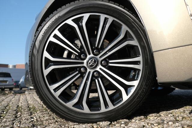 Toyota COROLLA Touring Sports 1.8 Hybrid Business Plus Automaat | Stoelverwarming op beide voo