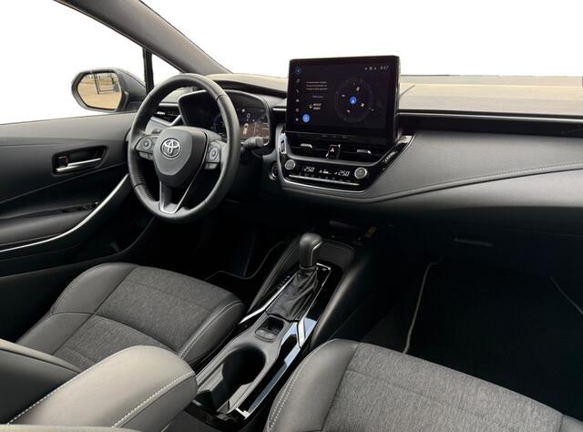 Toyota COROLLA Touring Sports 1.8 Hybrid Dynamic I Half-leder I Navi I Camera I Keyless | Apple Carplay/Android Auto | Elektrisch bedienbare achterklep | Stuurwielverwarming