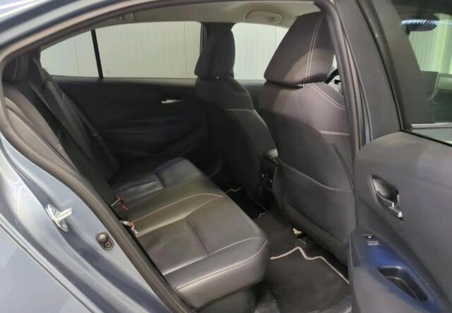 Toyota COROLLA 1.8 Hybrid Executive Sedan / Leder / Navigatie / Xenon / Pdc.V+A / Airco-ecc./ Radio multimedia /