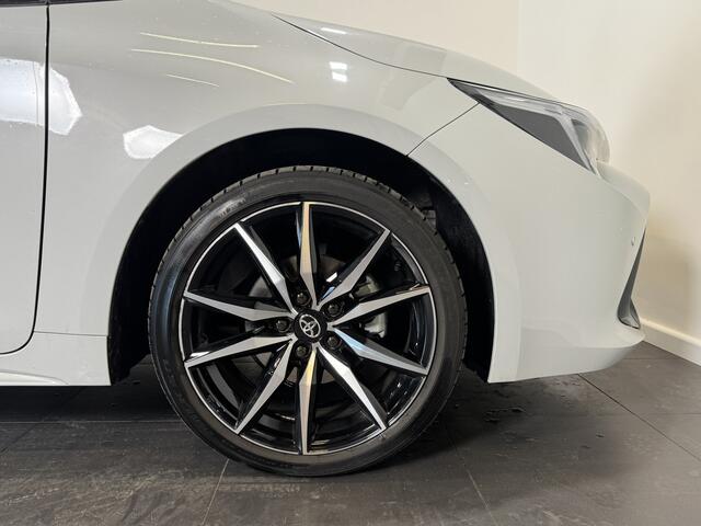 Toyota COROLLA Touring Sports Hybrid 140 GR Sport | Demo | BSM | Parkeersensoren voor/achter | Stoelverwarming | Apple/Android |