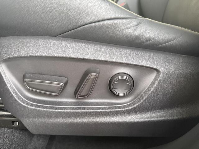 Toyota COROLLA Cross Hybrid 140 Style