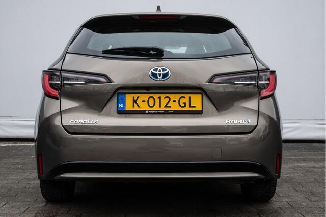 Toyota COROLLA Touring Sports 1.8 Hybrid Active Full led/ Carplay/ Navigatie apps/ Camera/ 16" Lmv/ Dab/ Armsteun/ Cruise control