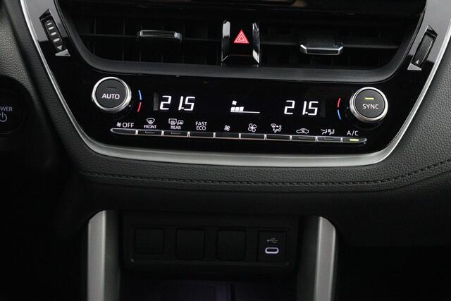 Toyota COROLLA Cross Hybrid 140 Style | Apple Carplay/Android Auto | parkeer sensoren | Blind Spot Monitor |