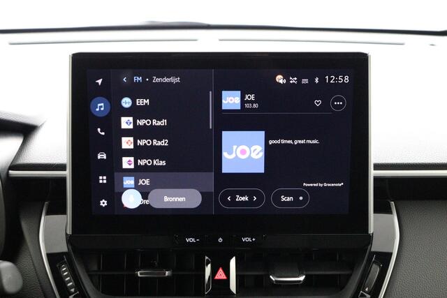 Toyota COROLLA Cross Hybrid 140 Style | Apple Carplay/Android Auto | parkeer sensoren | Blind Spot Monitor |