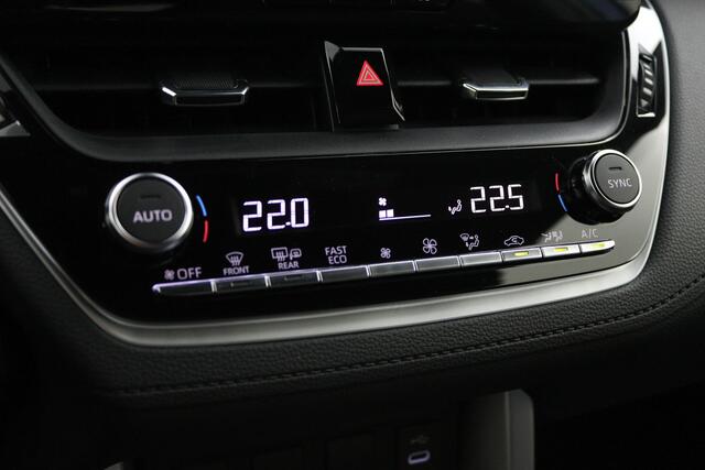 Toyota COROLLA Cross Hybrid 140 Style | Electrische achterklep | Dode hoek sensor | Parkeersensoren |