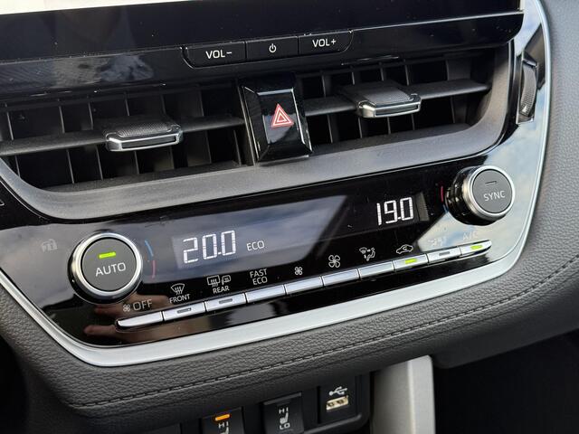 Toyota COROLLA Cross 2.0 High Power Hybrid First Edition **STOELVERWARMING/ DODEHOEK DETECTIE/ ELEKTRONISCHE ACHTERKLEP**