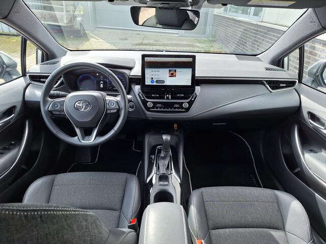 Toyota COROLLA Touring Sports 1.8 Hybrid 140 First Edition NL Auto Navi Parkeersensoren Clima Keyless Cruise