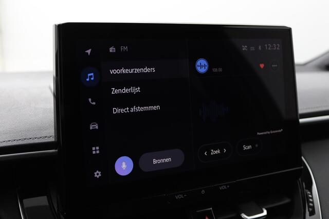 Toyota COROLLA Touring Sports Hybrid 140 Executive | Parkeersensoren | Trekhaak | Leder alcantara bekleding | Stoelverwarming |