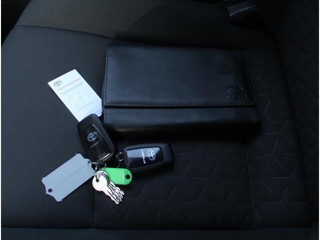 Toyota COROLLA Touring Sports 2.0 Hybrid Business Plus ADAPCRUISE | CARPLAY | CAMERA | LED | DAB | CLIMATE | LMV17 | AFNTRHAAK | STOELVERW