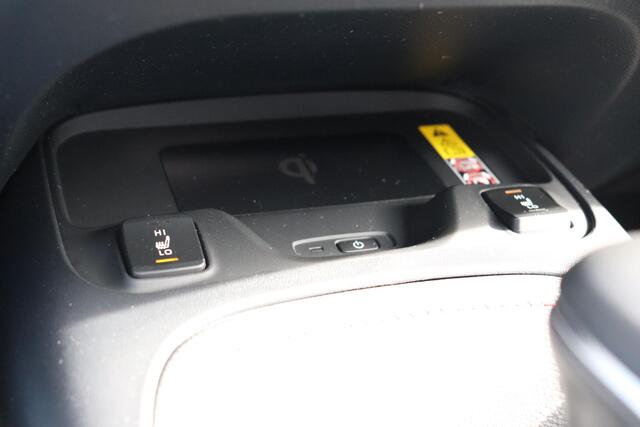 Toyota COROLLA Touring Sports 1.8 Hybrid GR-Sport, 1e Eigenaar, Elec. Keyless, Achterklep, Stoel verwarming, Apple Carplay / Android Auto, Camera!