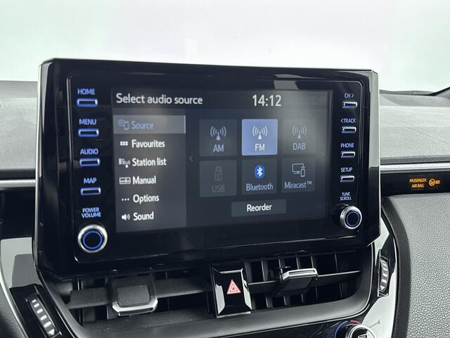 Toyota COROLLA Touring Sports 1.8 Hybrid Dynamic | Stoelverwarming | Achteruitrijcamera | 17'' Lichtmetalen Velgen | Apple Carplay/Android Auto |