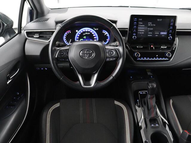 Toyota COROLLA 2.0 Hybrid GR-Sport | Leder/Alcantara | Stoelverwarming | Trekhaak | Sportstoelen | Camera | Carplay | Park Assist | Keyless | Climate control | Full LED | Bluetooth | Getint glas