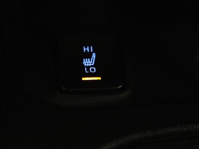 Toyota COROLLA 2.0 Hybrid GR-Sport | Leder/Alcantara | Stoelverwarming | Trekhaak | Sportstoelen | Camera | Carplay | Park Assist | Keyless | Climate control | Full LED | Bluetooth | Getint glas