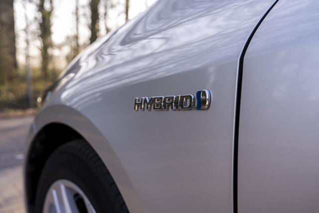 Toyota COROLLA 1.8 Hybrid Business Plus | Navigatie | Camera | Clima