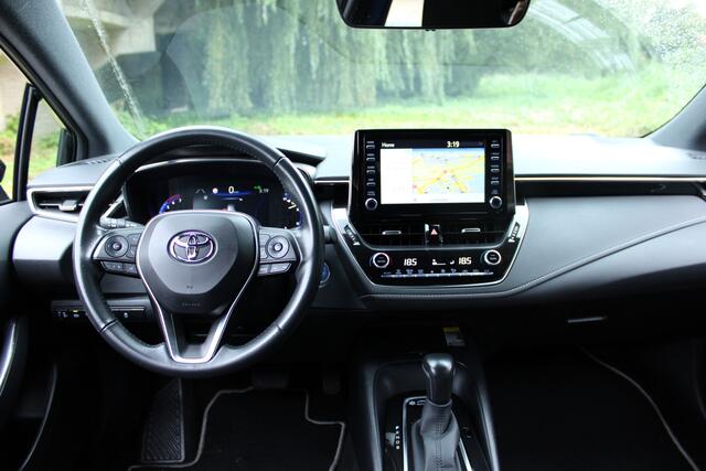 Toyota COROLLA 1.8 HYBRID AUT. DYNAMIC NAVI/CAMERA/CARPLAY