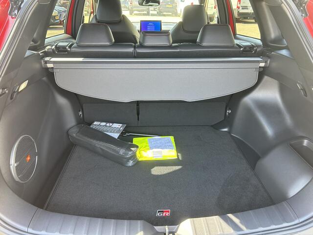 Toyota COROLLA Cross Hybrid 180 GR Sport