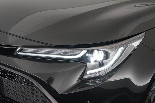 Toyota COROLLA Touring Sports 1.8 Hybrid Business Intro | Head-up display