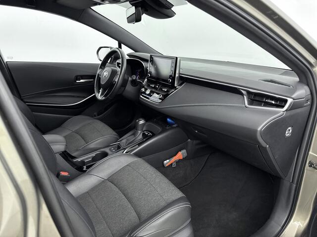 Toyota COROLLA 1.8 Hybrid Dynamic | Achteruitrijcamera | Parkeersensoren Voor | Lichtmetalen Velgen | NL-Auto | Stoelverwarming |